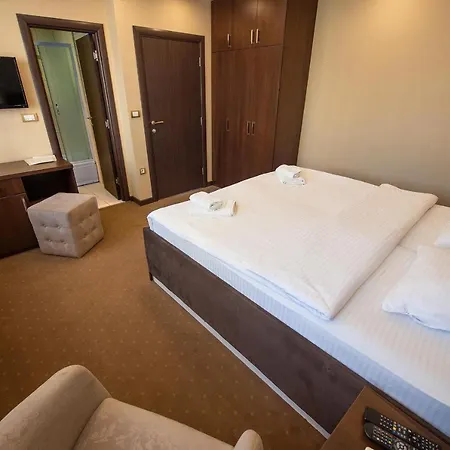 Depandans By Djokovic 크라구예바츠